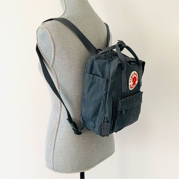 Fjallraven Kanken Mini Backpack 3L Dark Gray Chacole Outdoor Casual - Picture 2 of 12